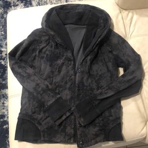 Lululemon jacket size 10?